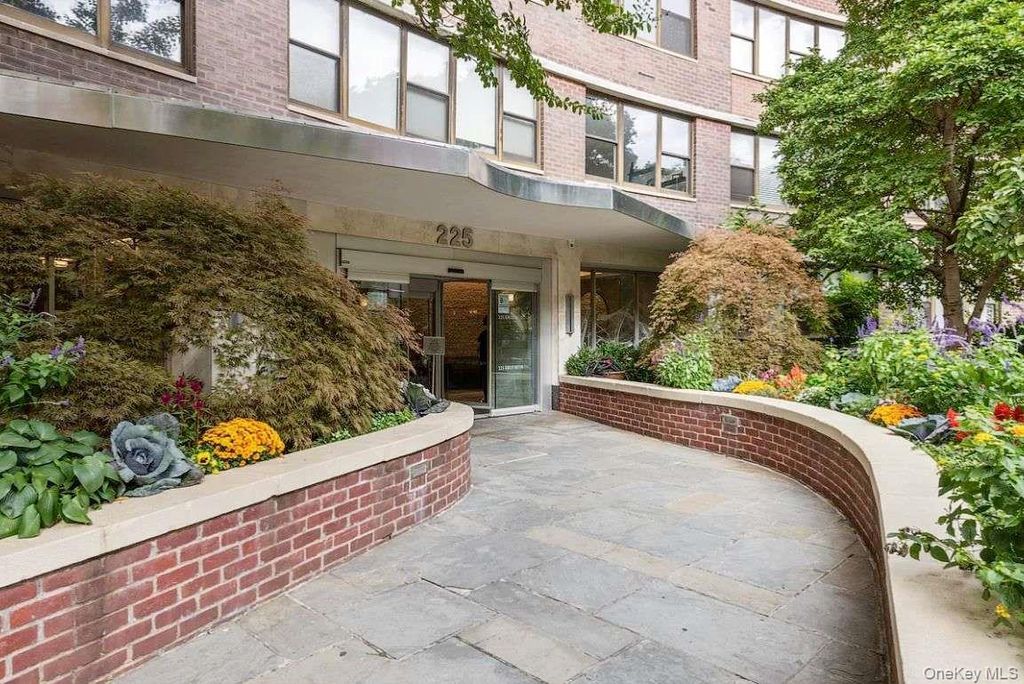 Photo of 225 E 36th Street #15C, New York (Manhattan), NY 10016 (MLS # 945441)