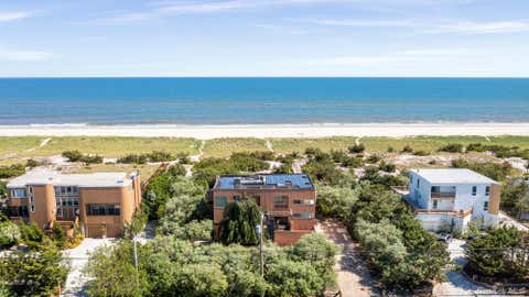 Homes For Sale - 559 Dune Road<br/> Westhampton, NY 11978