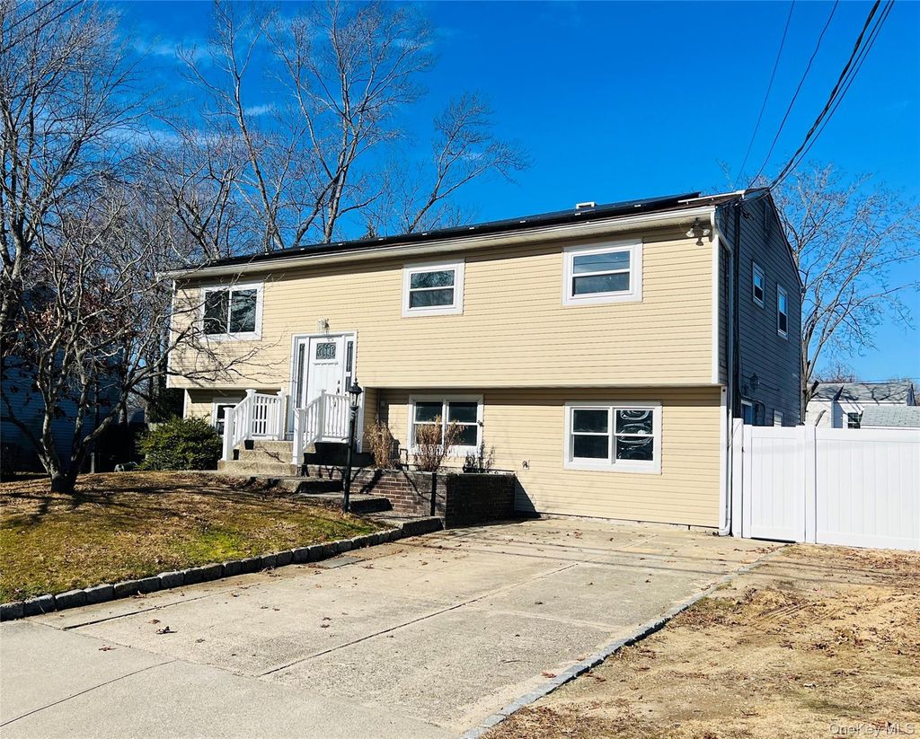 Photo of 125 Liberty Avenue, Selden, NY 11784 (MLS # 950956)