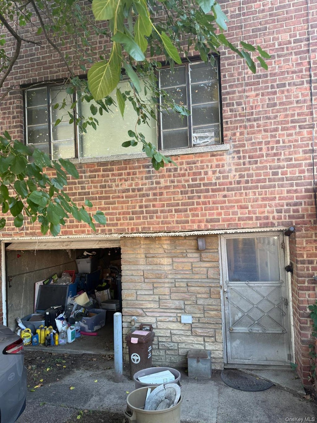 Photo of 3214 Tenbroeck Avenue, Bronx, NY 10469 (MLS # 1044655)