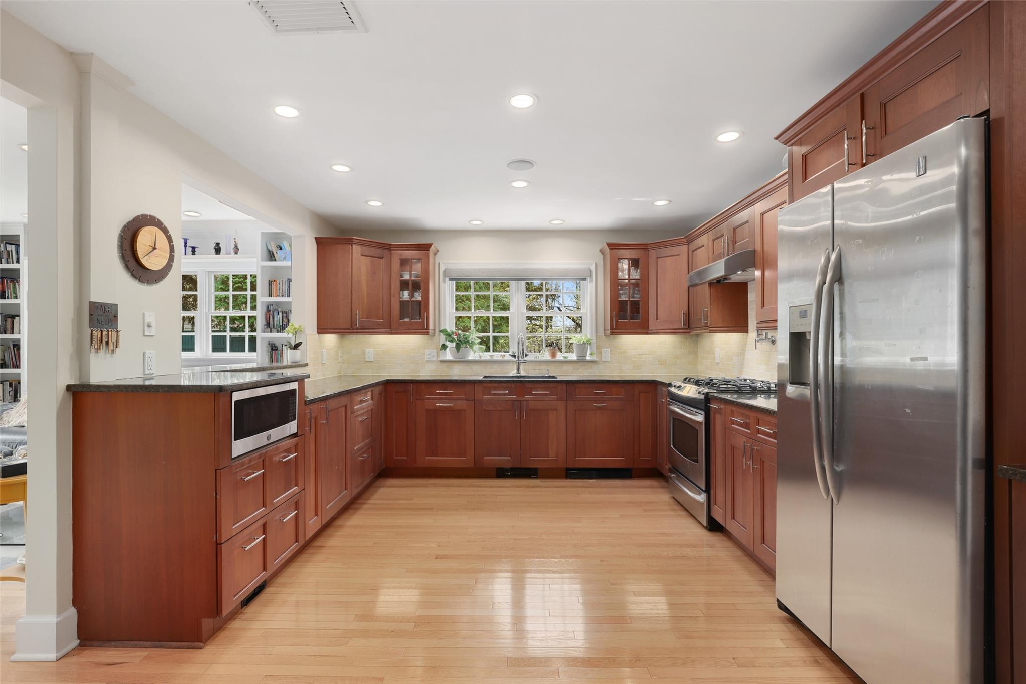 27 Yarmouth Road, Purchase, Florida image 10