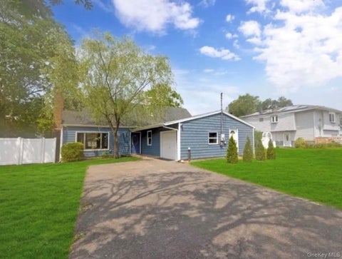 Photo of 86 Sycamore Lane, Central Islip, NY 11722 (MLS # 1047552)
