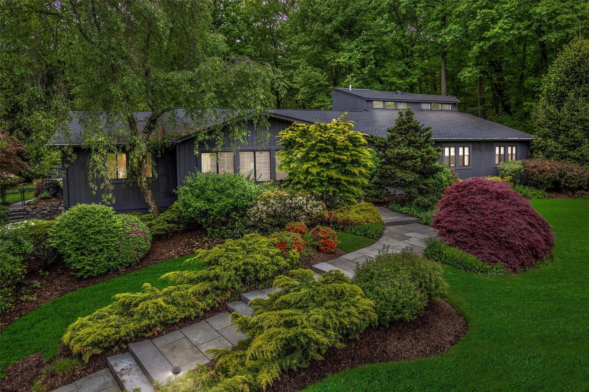 9 Patriot Court, New City, New York image 1