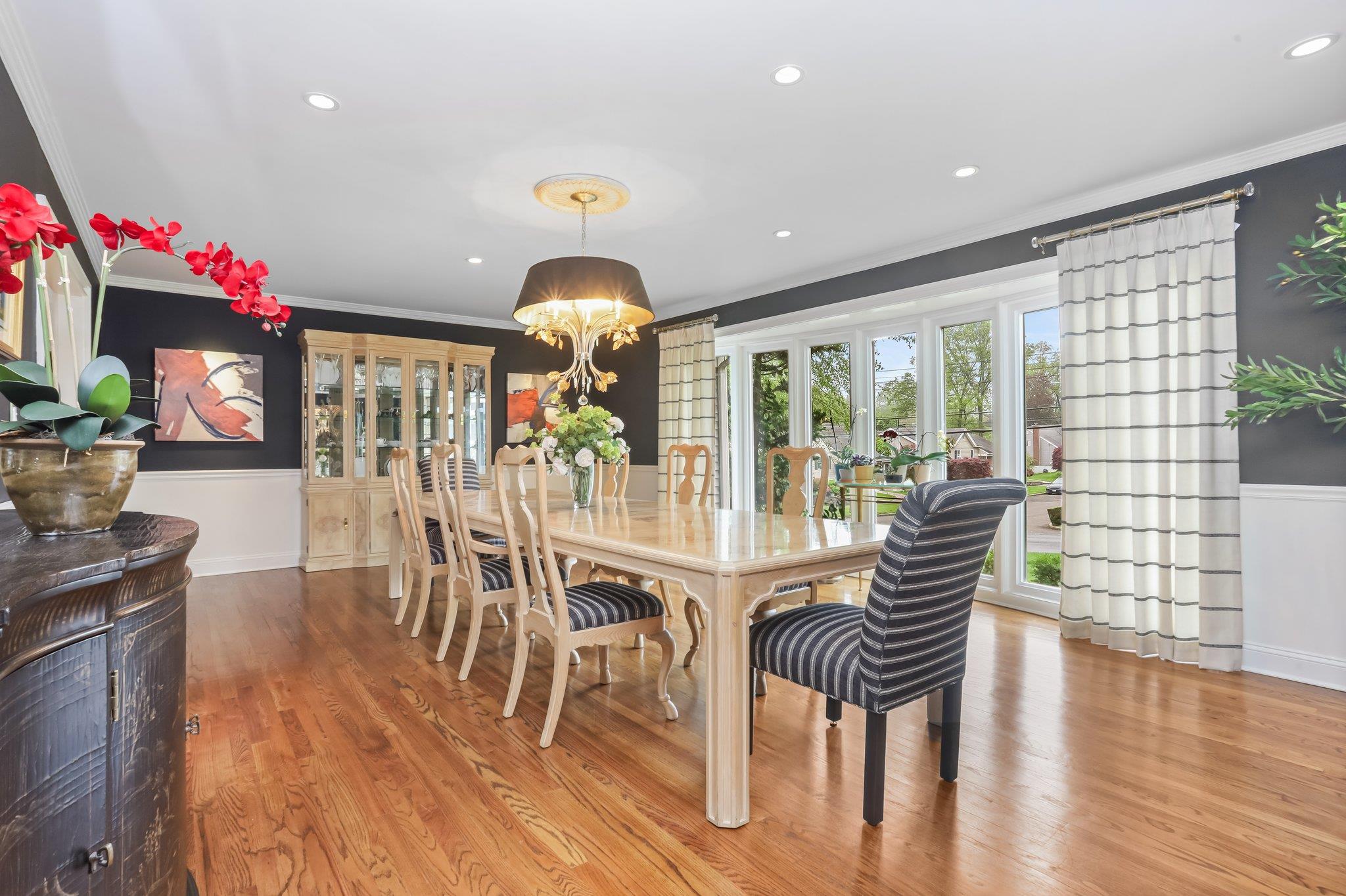35 Rockwood Place, New Rochelle, New York image 5