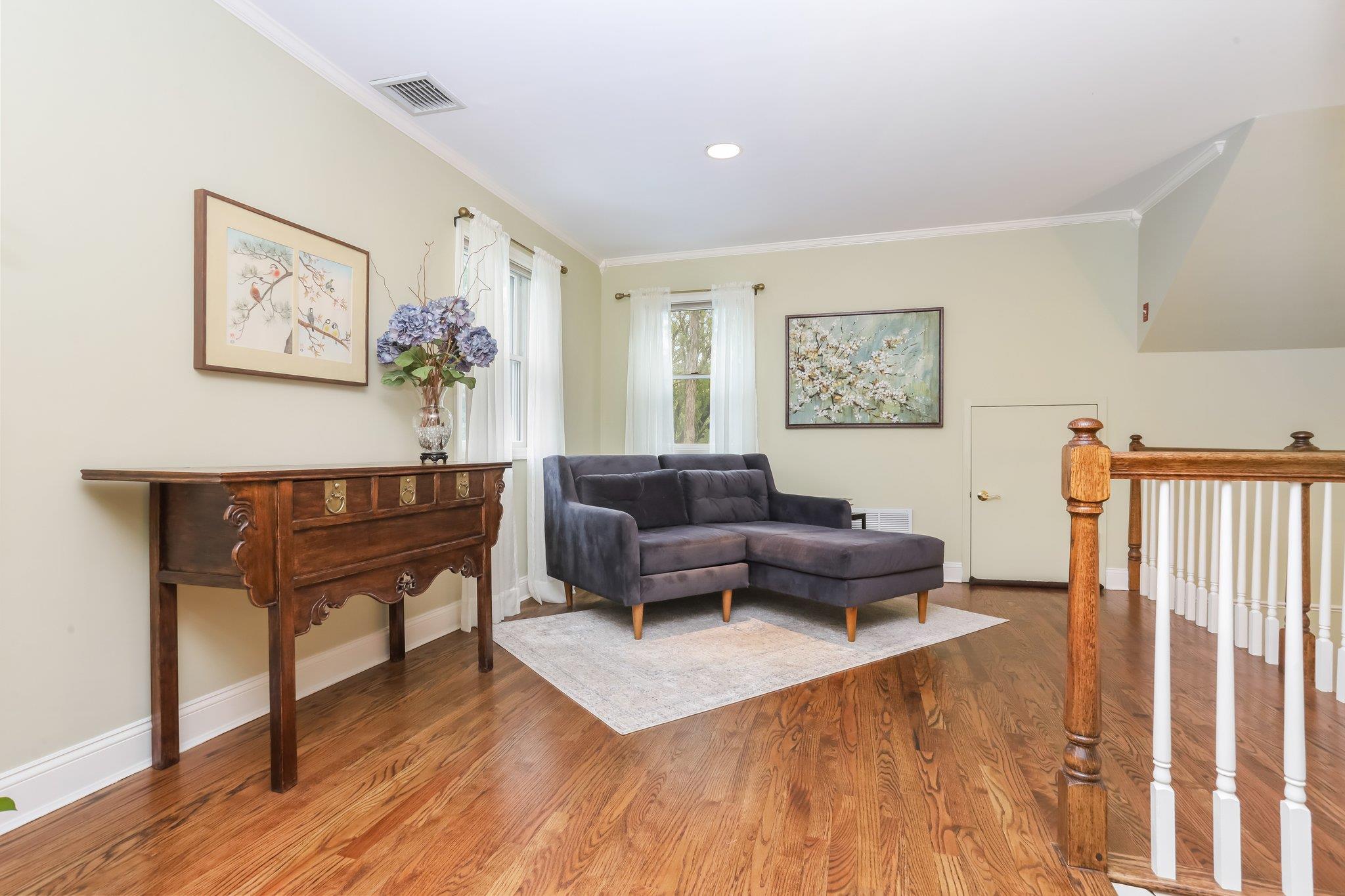 35 Rockwood Place, New Rochelle, New York image 17