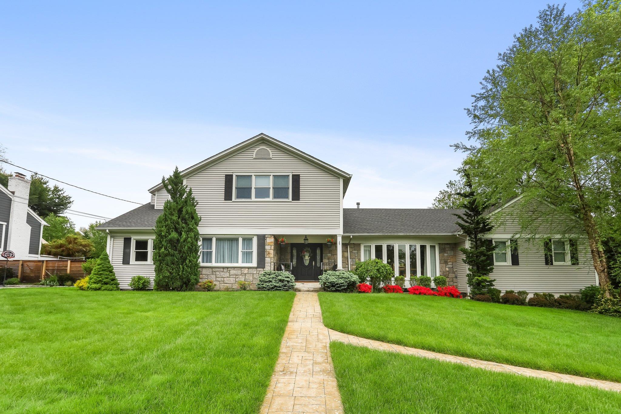 35 Rockwood Place, New Rochelle, New York image 1