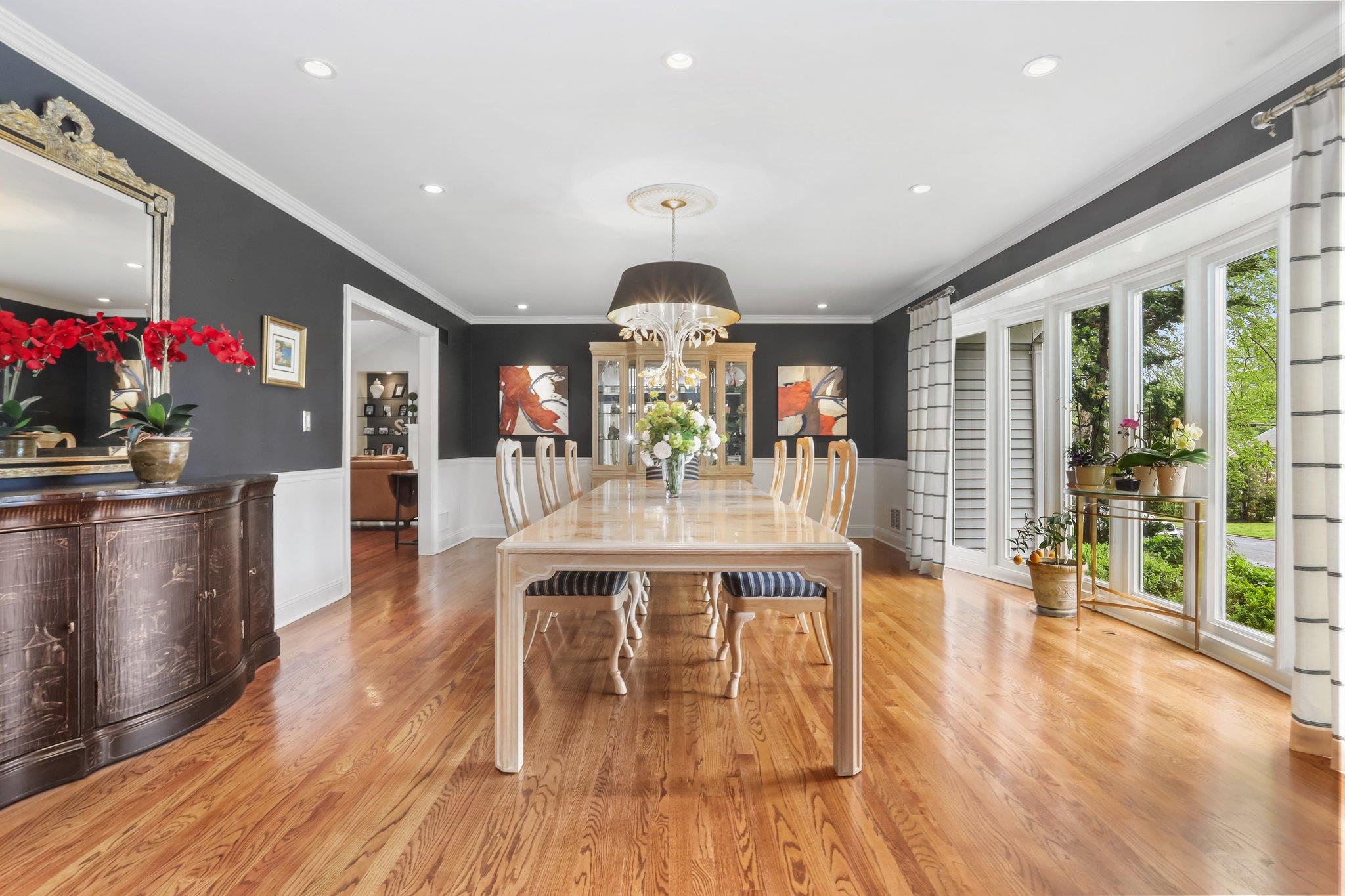 35 Rockwood Place, New Rochelle, New York image 4