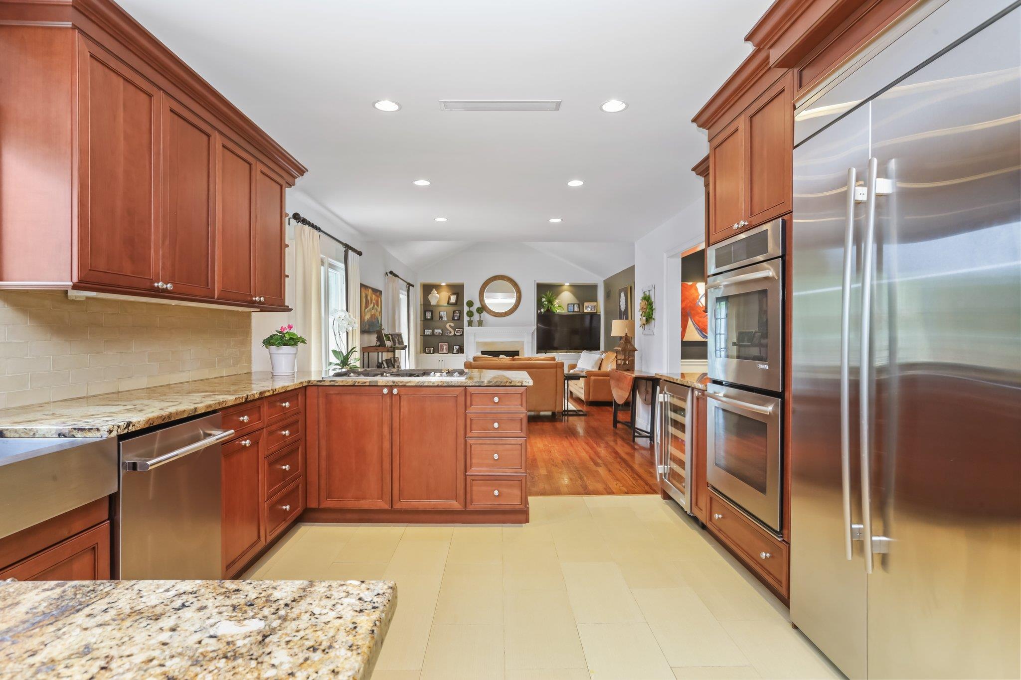 35 Rockwood Place, New Rochelle, New York image 10