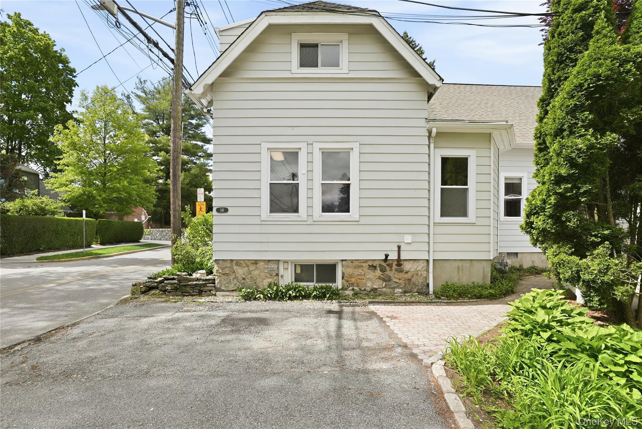 116 Carpenter Avenue