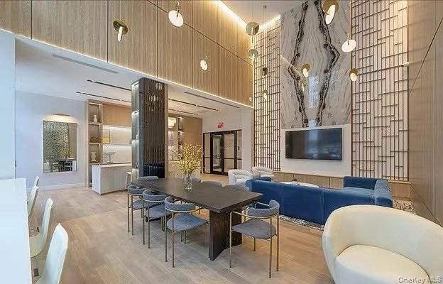 13618 Maple Avenue 11G