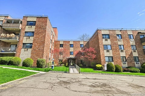 Condo For Sale - 115 Dehaven Drive #302<br/> Yonkers, NY 10703