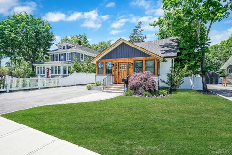 Homes For Sale - 10 Bayview Avenue<br/> Suffolk County, East Islip, NY 11730