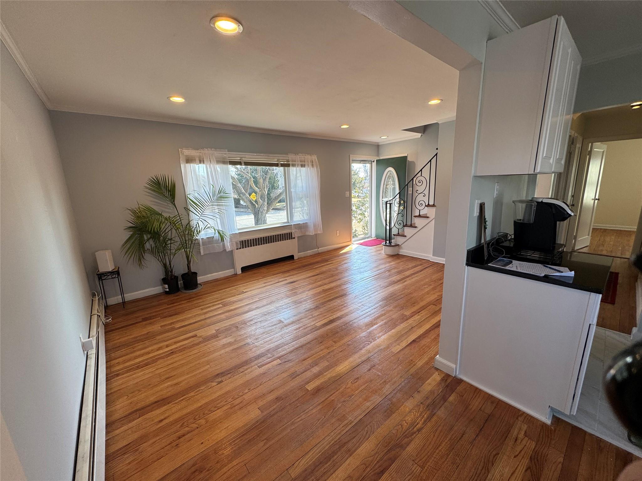 20 Hemlock Drive, Farmingdale, New York image 2