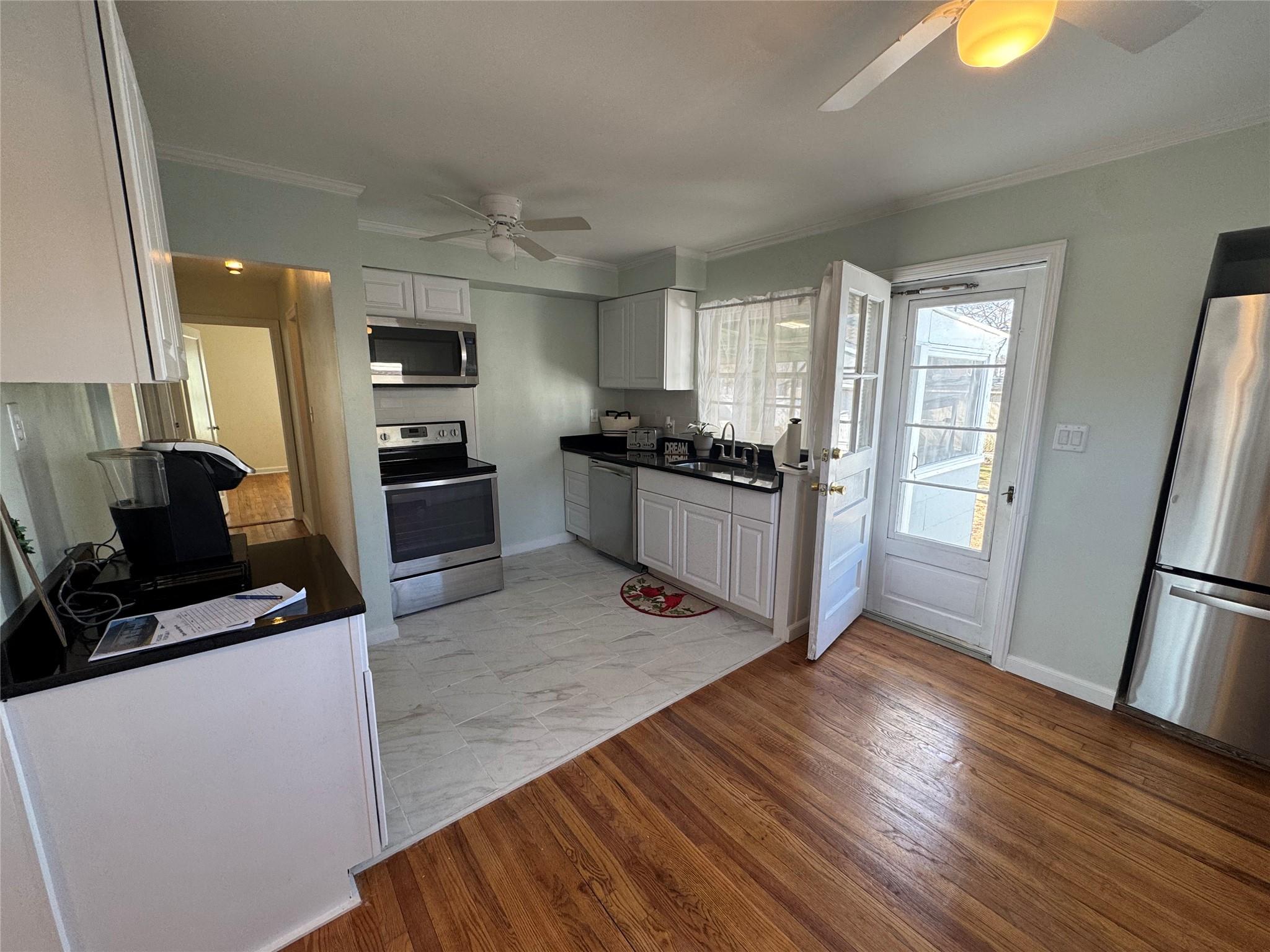 20 Hemlock Drive, Farmingdale, New York image 17