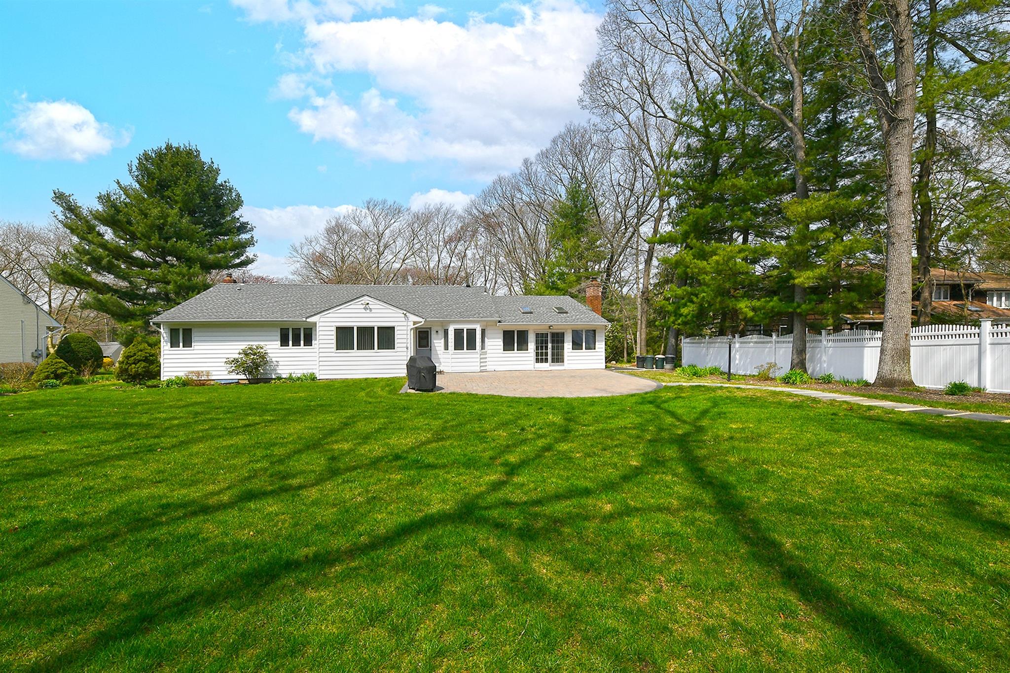 3 Duke Place, Dix Hills, New York image 29