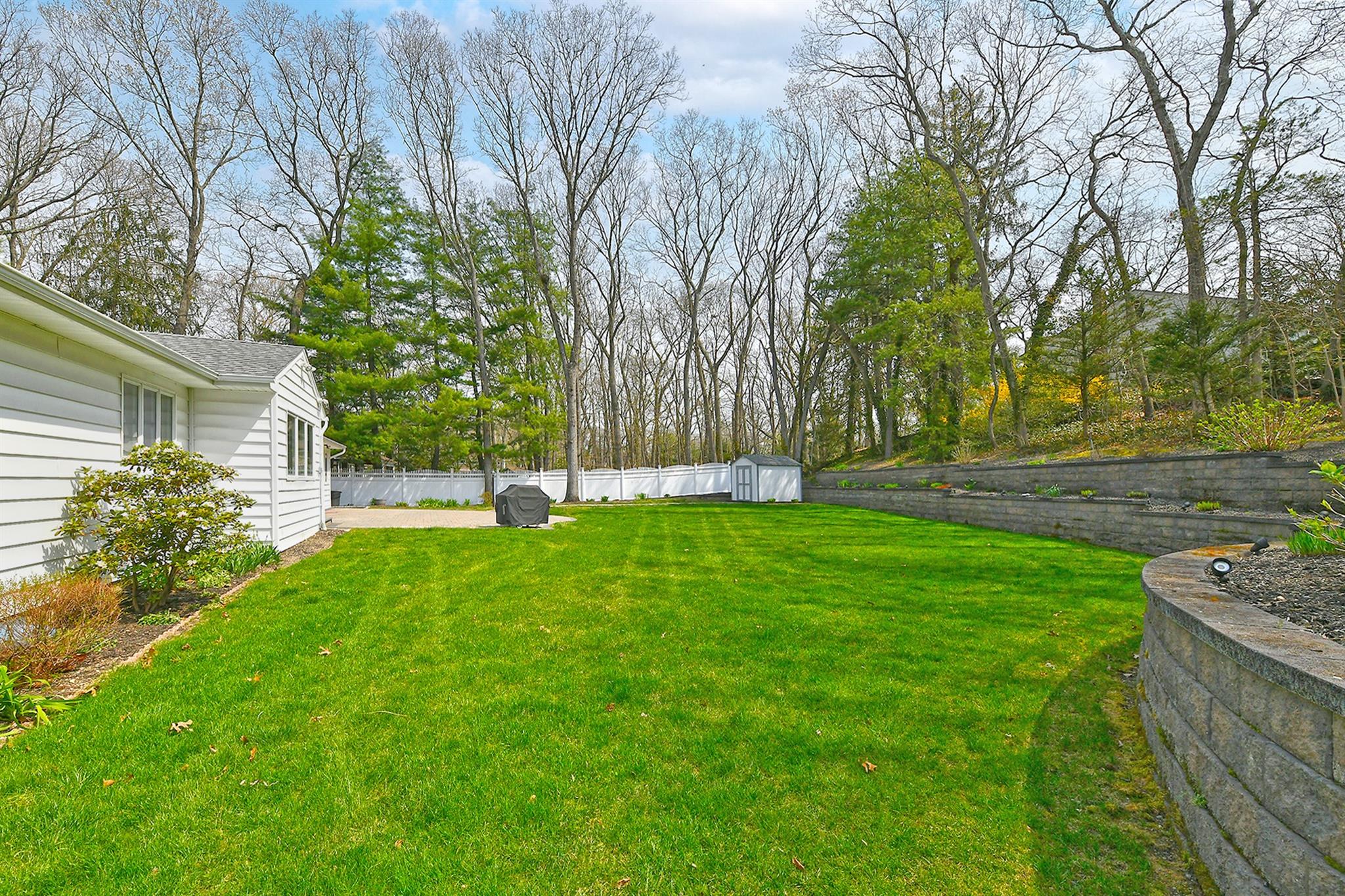 3 Duke Place, Dix Hills, New York image 27