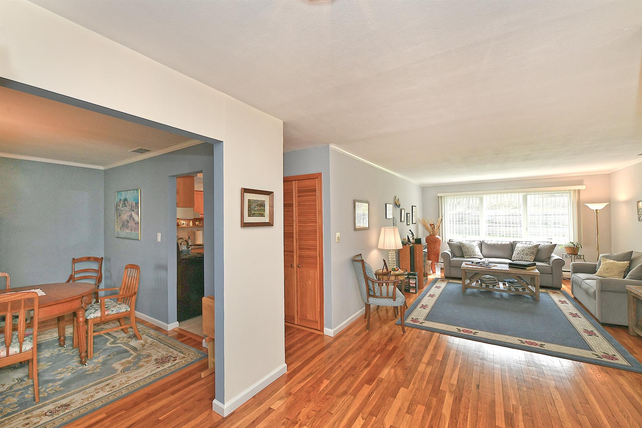 3 Duke Place, Dix Hills, New York image 5