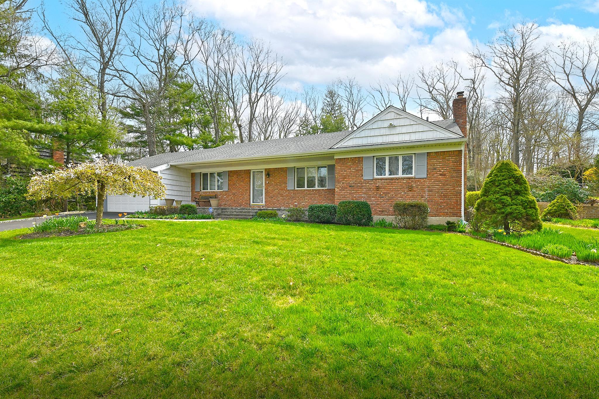 3 Duke Place, Dix Hills, New York image 2