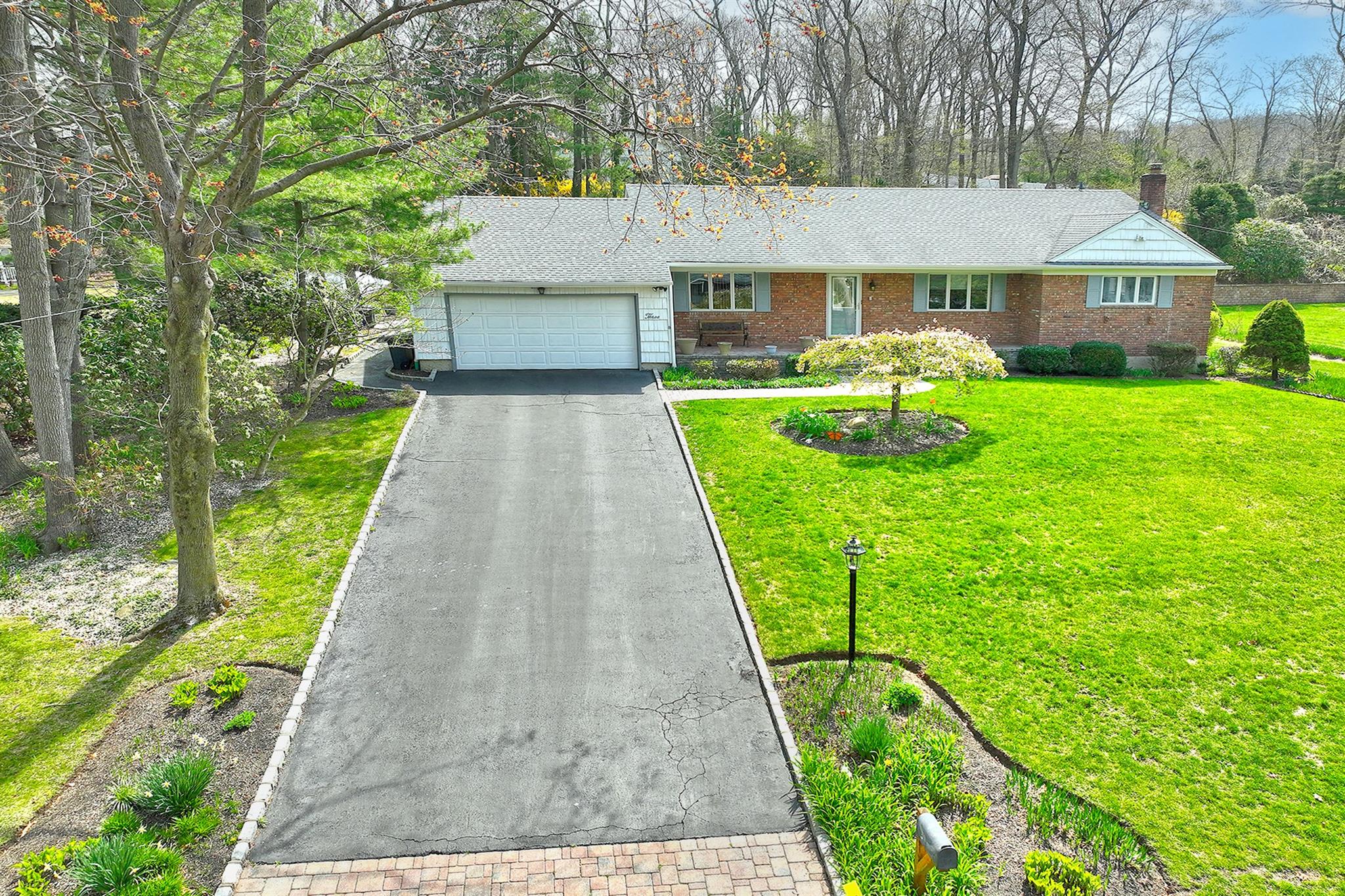3 Duke Place, Dix Hills, New York image 31