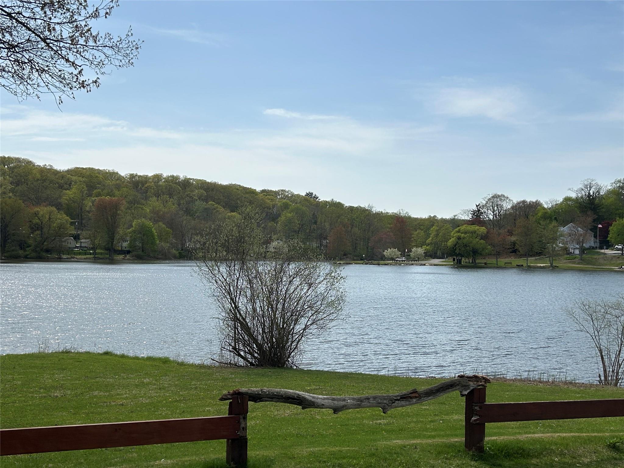 11 Caryl Road, Carmel, New York image 3