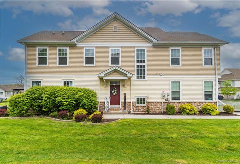 Homes For Sale - 33 Maple Fields Drive<br/> Middletown, NY 10940