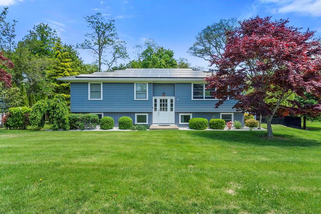 21 Highview Boulevard, Brookhaven, New York image 1