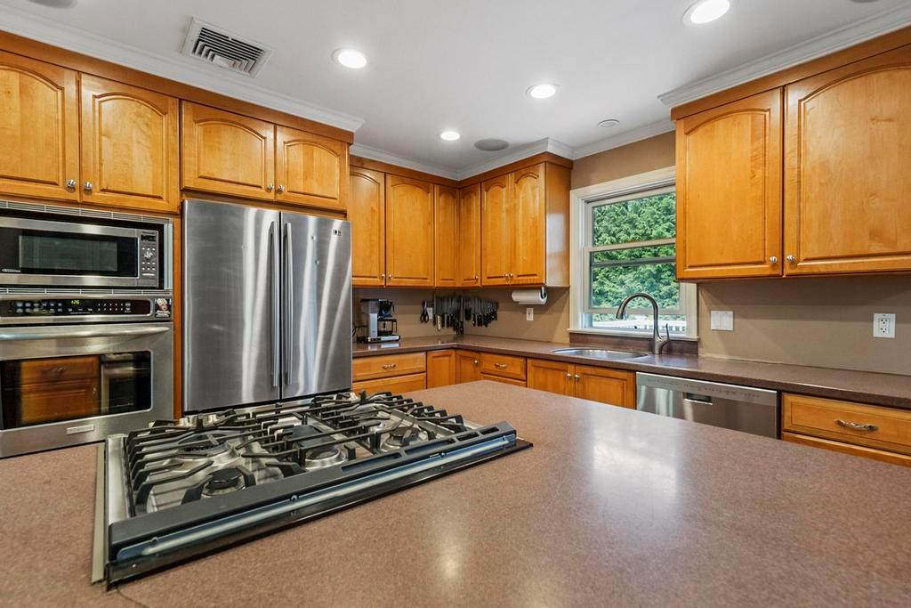 21 Highview Boulevard, Brookhaven, New York image 5