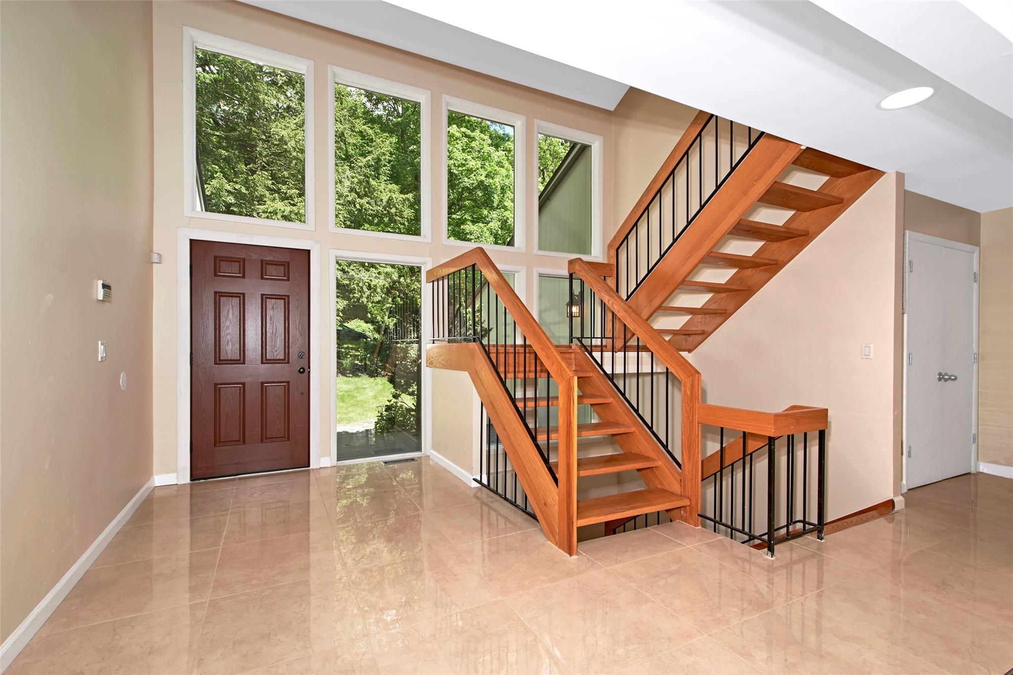 7 High Point Circle, Chappaqua, New York image 6
