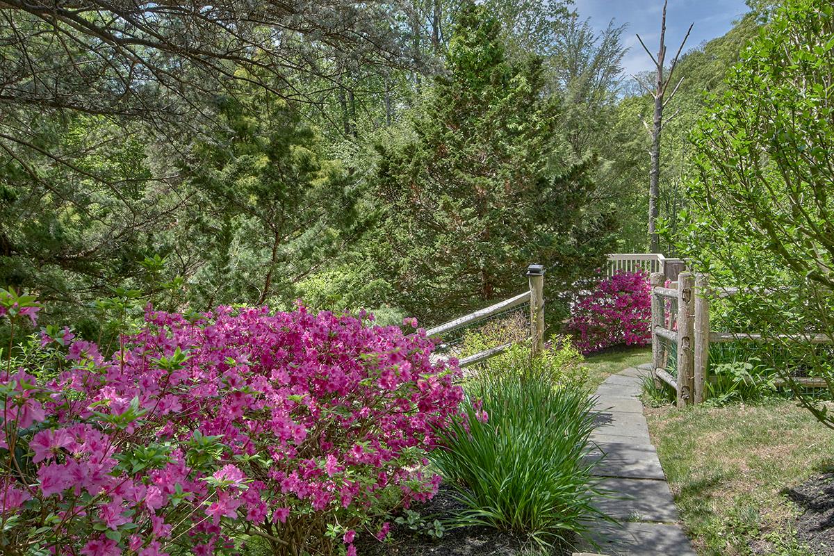 7 High Point Circle, Chappaqua, New York image 32