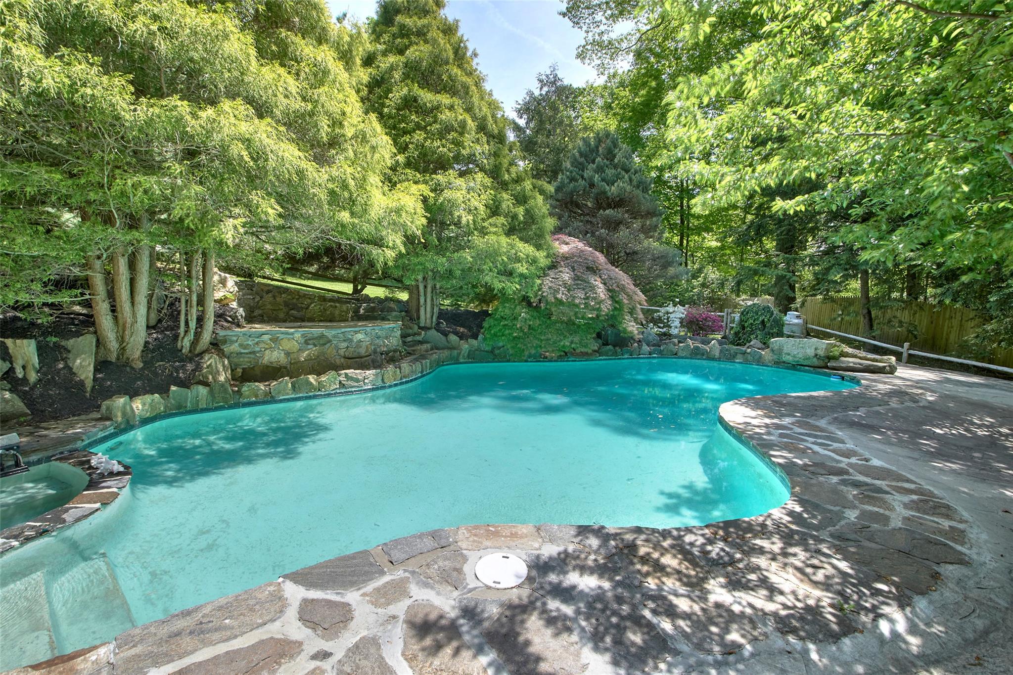 7 High Point Circle, Chappaqua, New York image 4