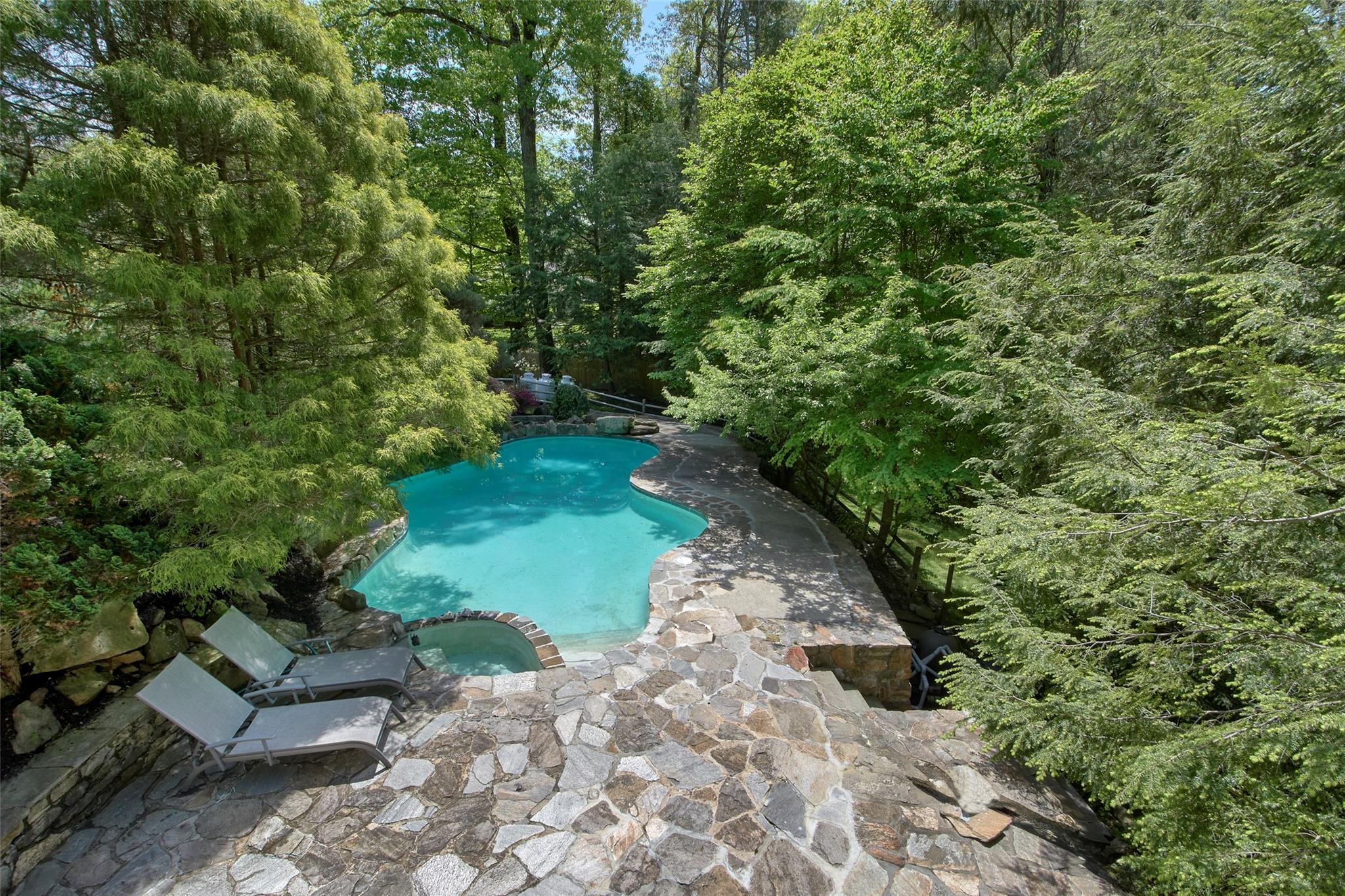 7 High Point Circle, Chappaqua, New York image 5