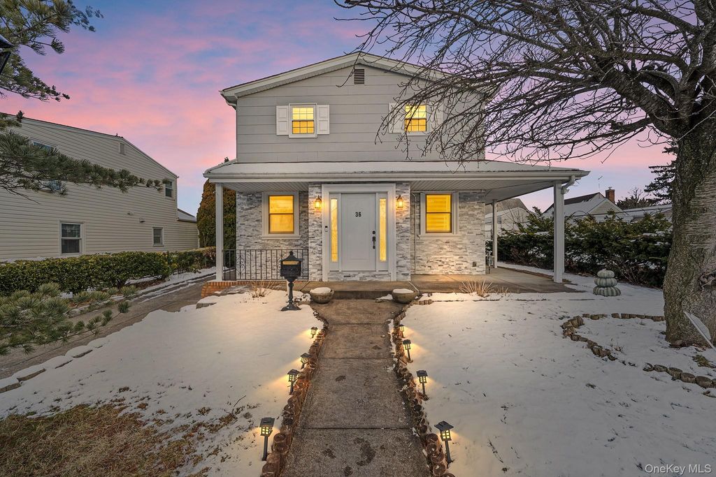 Photo of 36 Brian Street, New Hyde Park, NY 11040 (MLS # 955009)