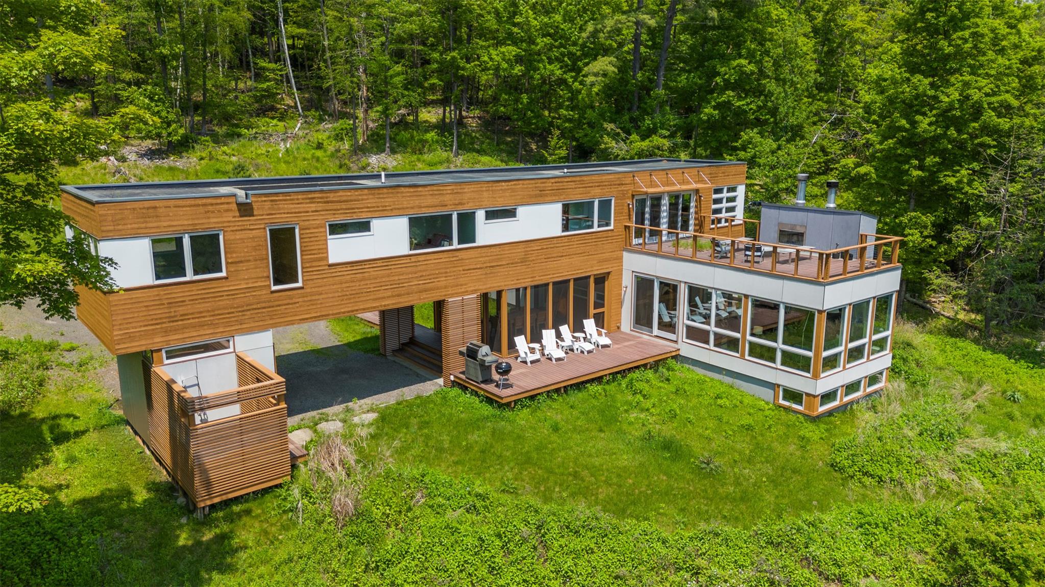 Freeman Avery Road, Olivebridge, New York - 4 Bedrooms  
3 Bathrooms  
10 Rooms - 