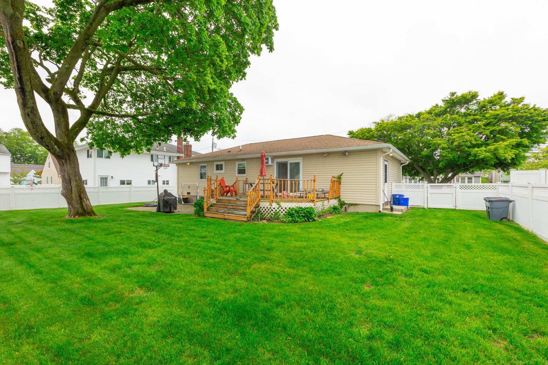 230 Rose Street, Copiague, New York image 20