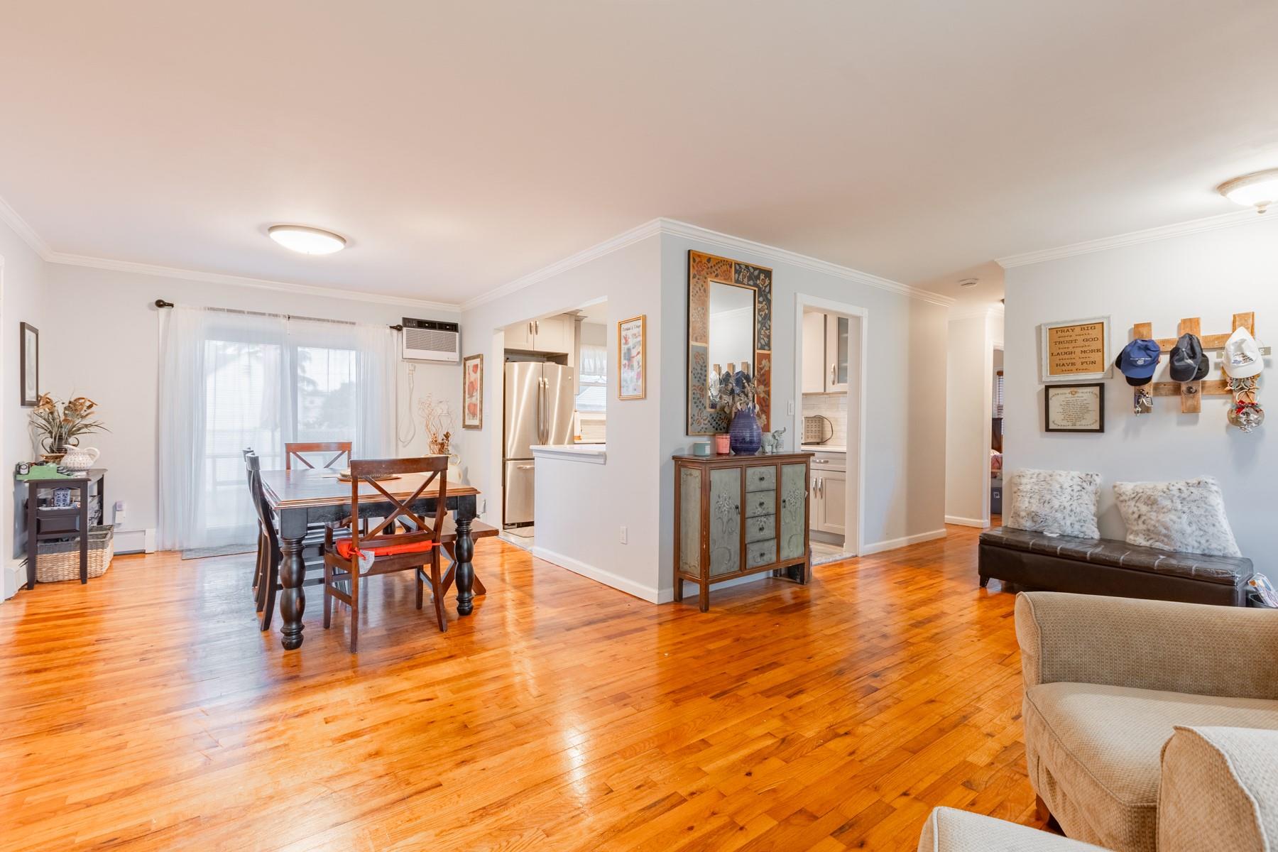 230 Rose Street, Copiague, New York image 4