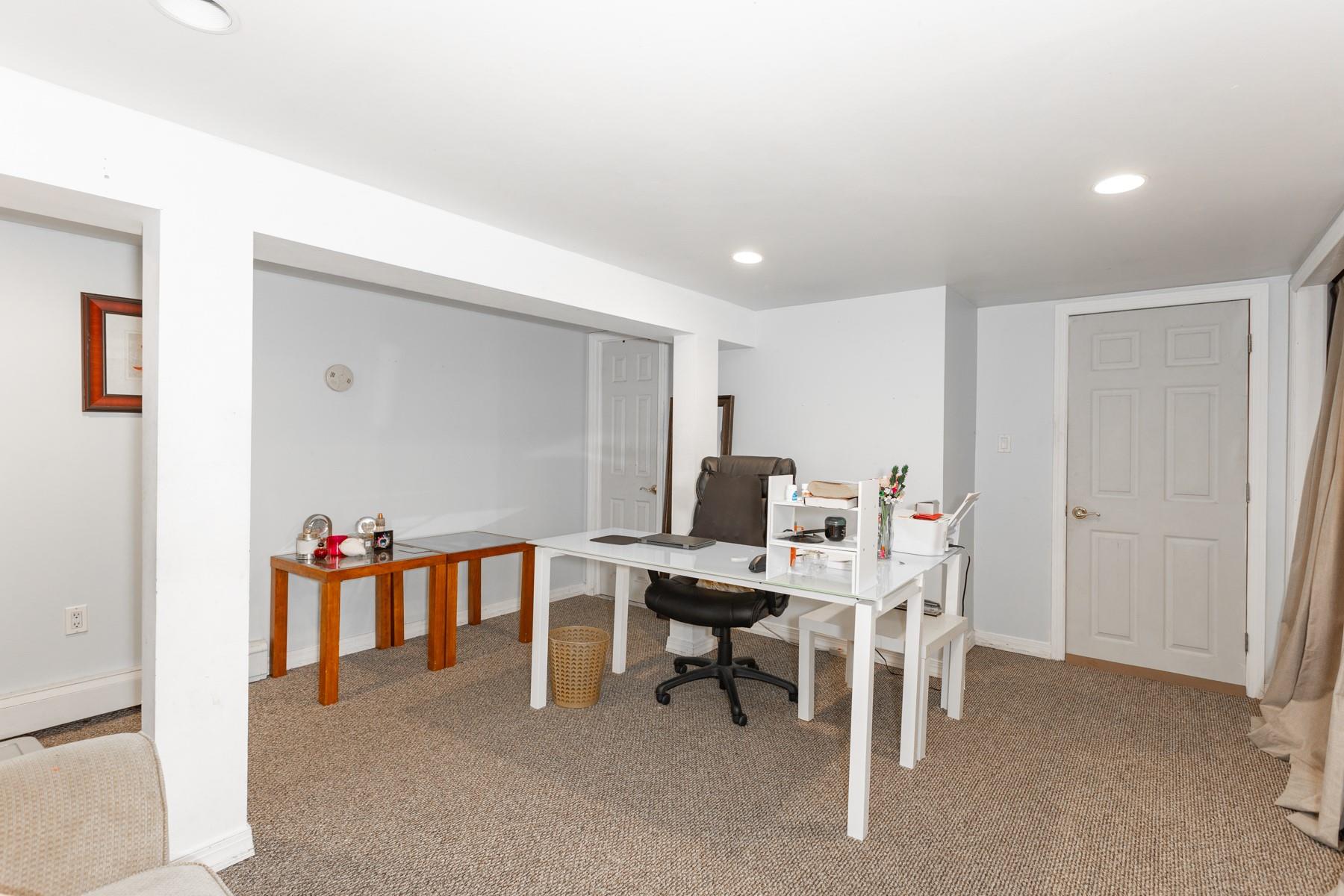 230 Rose Street, Copiague, New York image 17