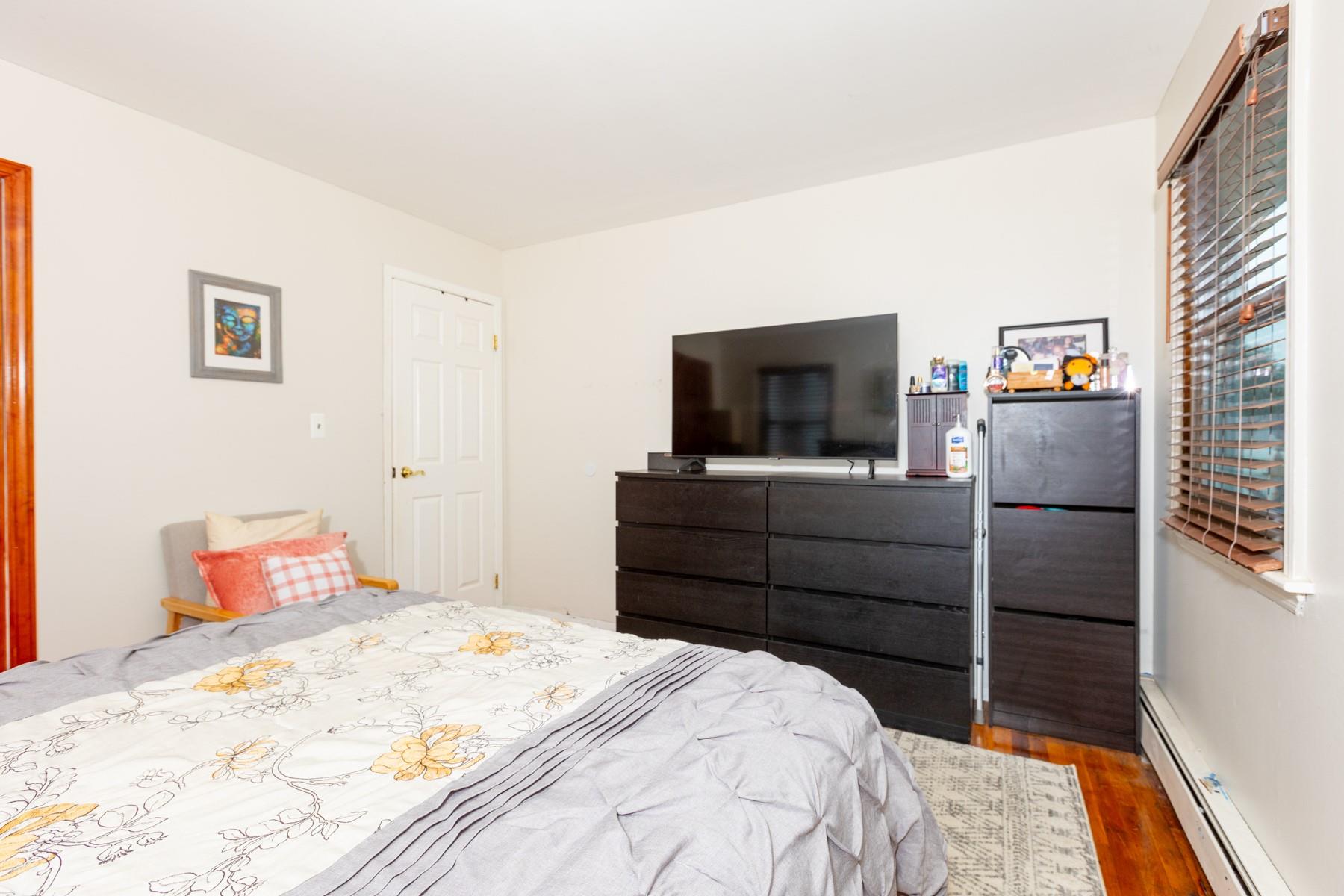 230 Rose Street, Copiague, New York image 11