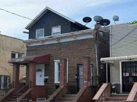 Photo of 57-20 Penrod Street, Corona, NY 11368 (MLS # 999461)