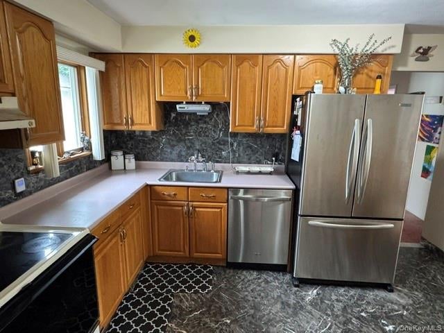 Photo of 140-B Union Avenue, Lynbrook, NY 11563 (MLS # 1011993)