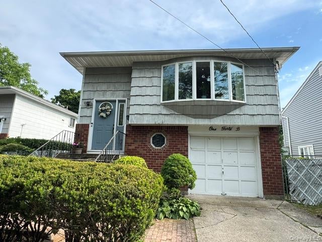 Photo of 140-B Union Avenue, Lynbrook, NY 11563 (MLS # 1011993)