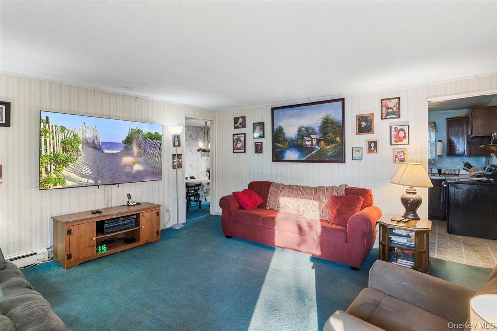 Photo of 9 W 8th Street, Ronkonkoma, NY 11779 (MLS # 954399)