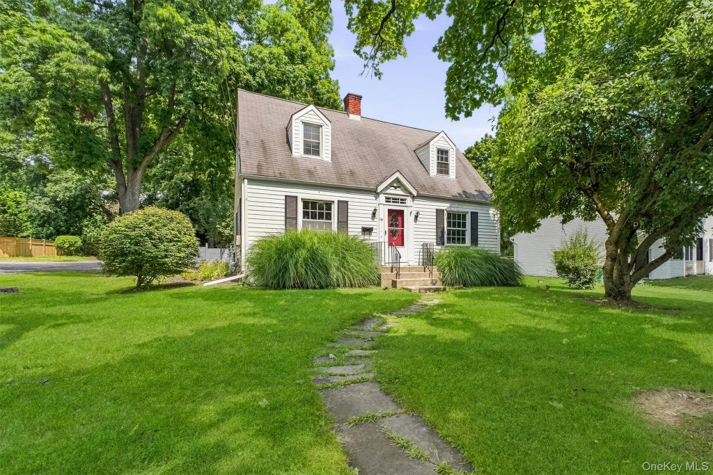 Photo of 107 E Cedar Street, Poughkeepsie, NY 12601 (MLS # 1044405)