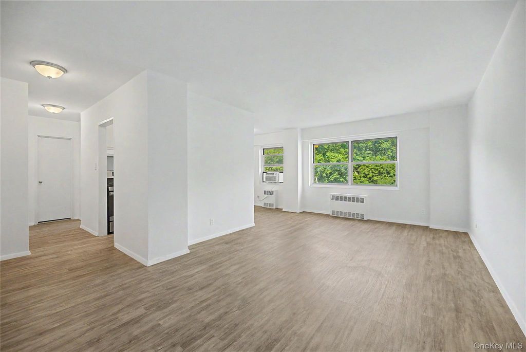 Photo of 3130 Irwin Avenue #6G, Bronx, NY 10463 (MLS # 1031270)
