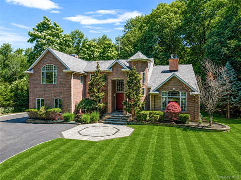 Homes For Sale - 589 Landing Avenue<br/> Smithtown, NY 11787