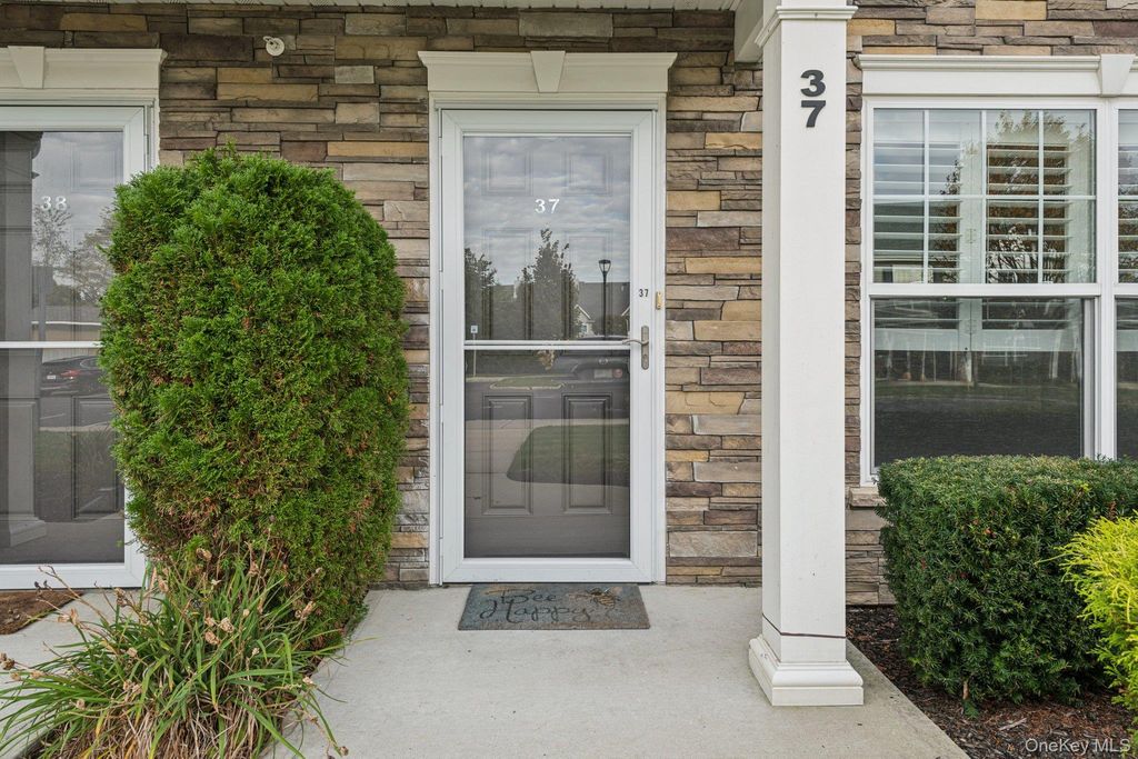 Photo of 37 Weatherby Lane, Central Islip, NY 11722 (MLS # 961370)