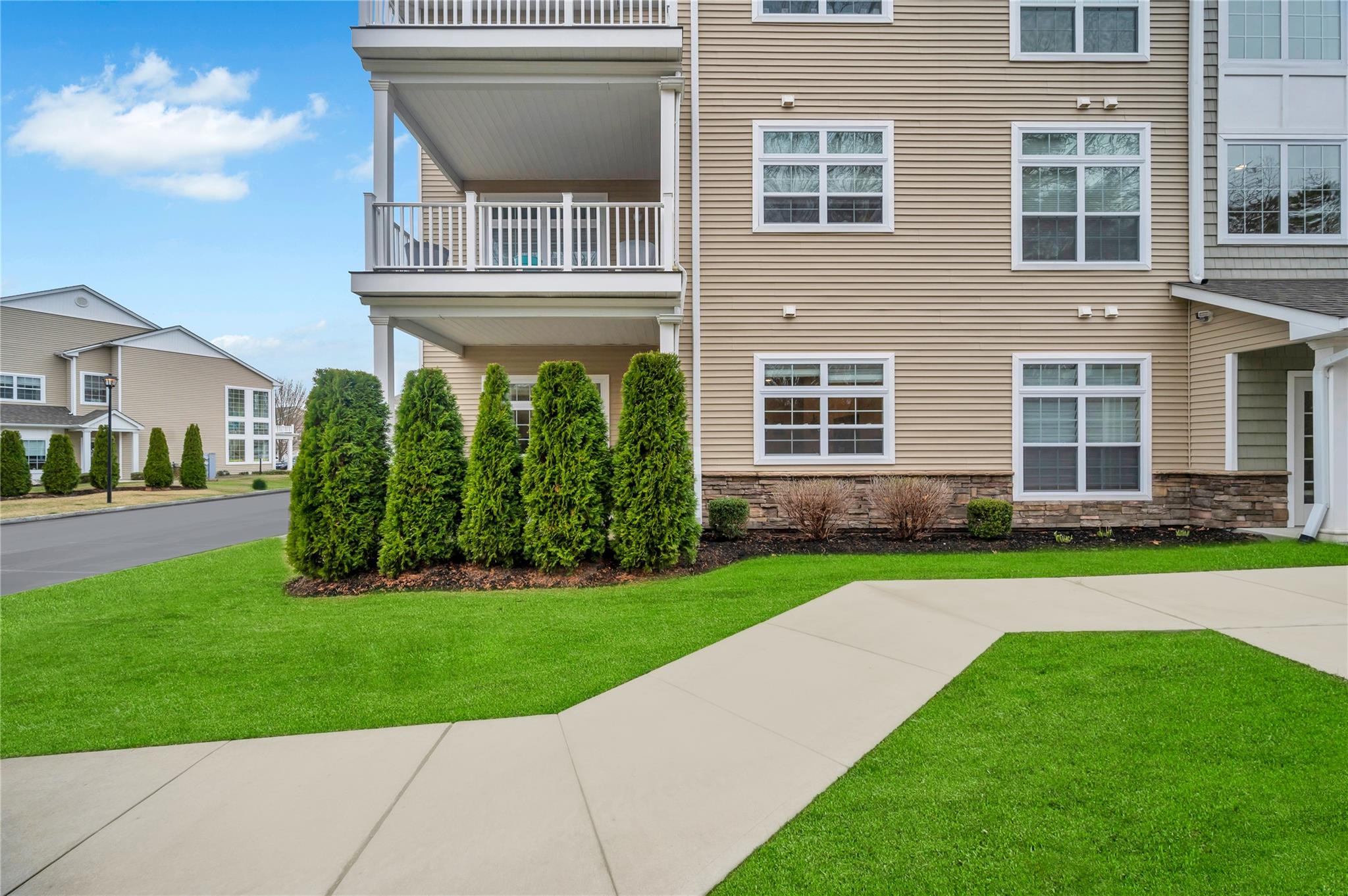 125 Halley Drive, Blue Point, New York image 7
