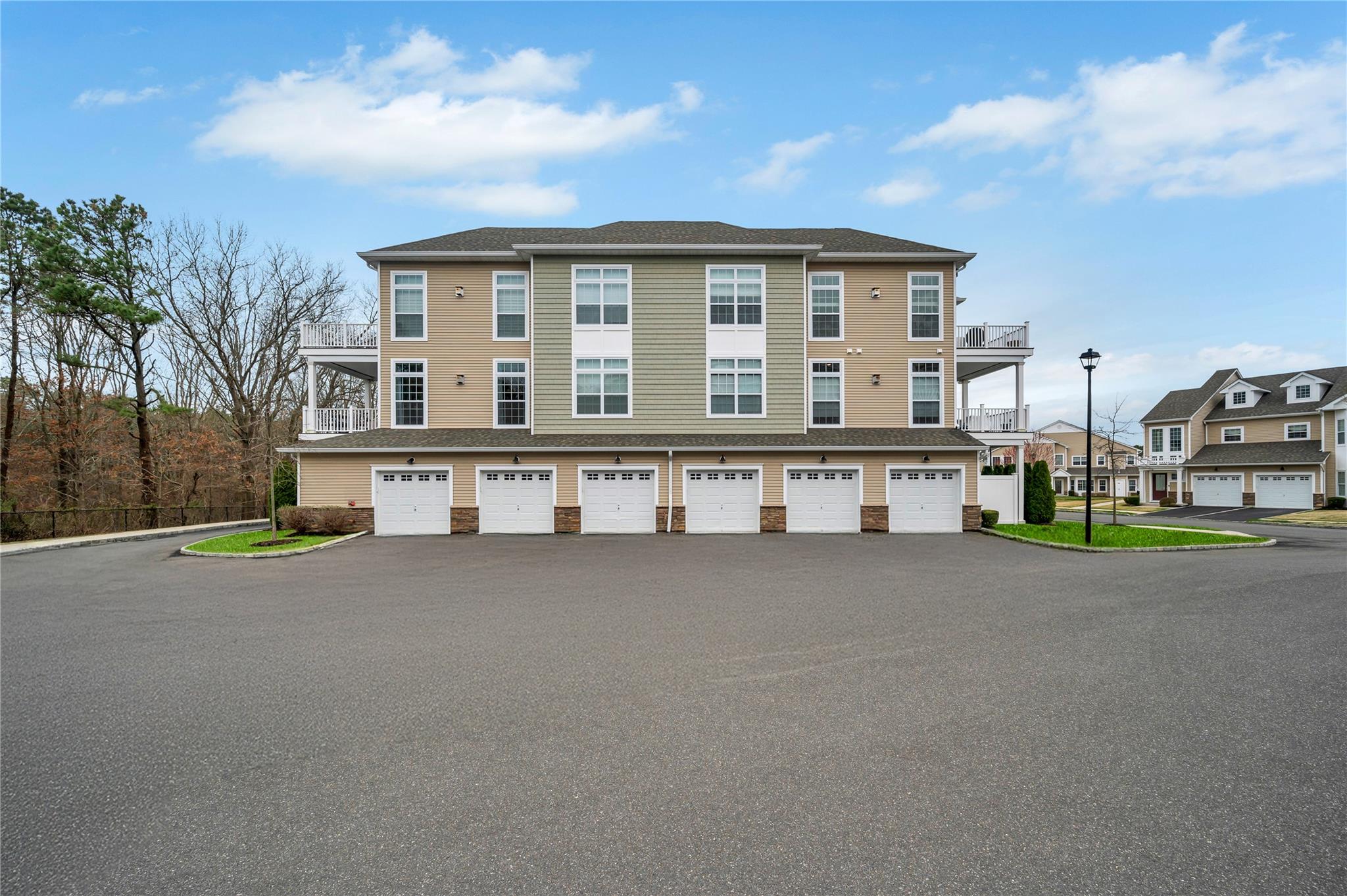 125 Halley Drive, Blue Point, New York image 4