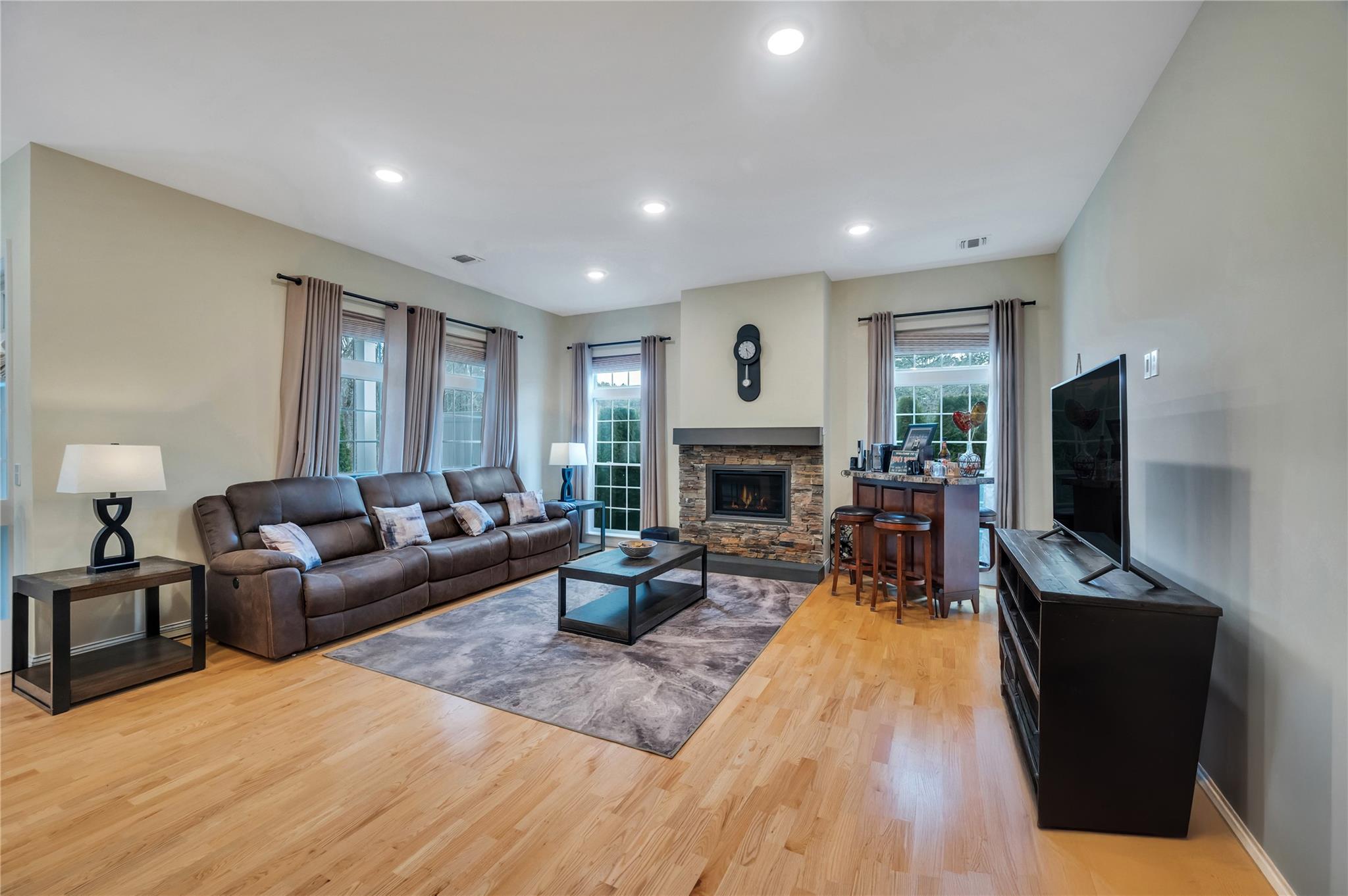 125 Halley Drive, Blue Point, New York image 13