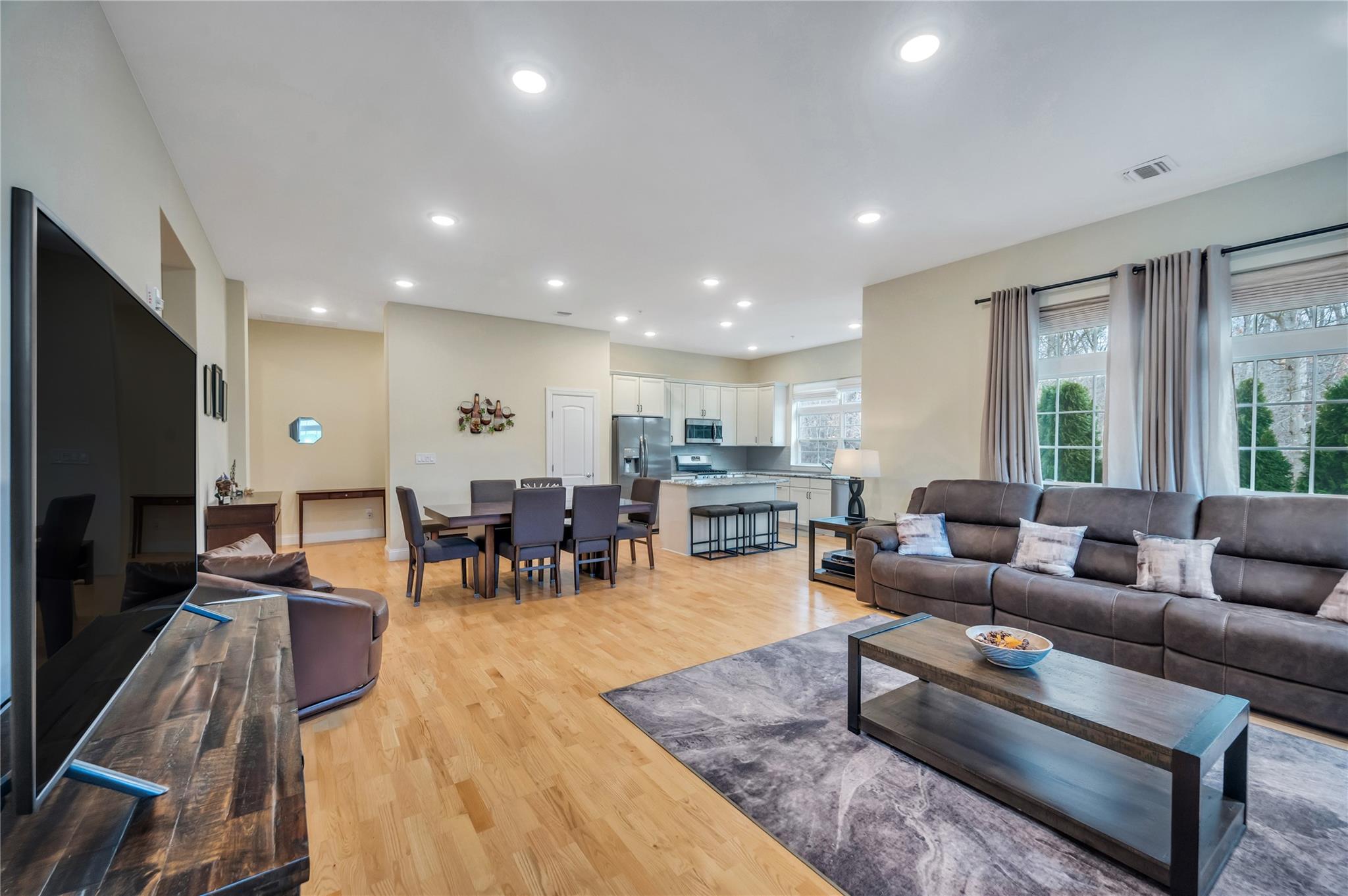 125 Halley Drive, Blue Point, New York image 15