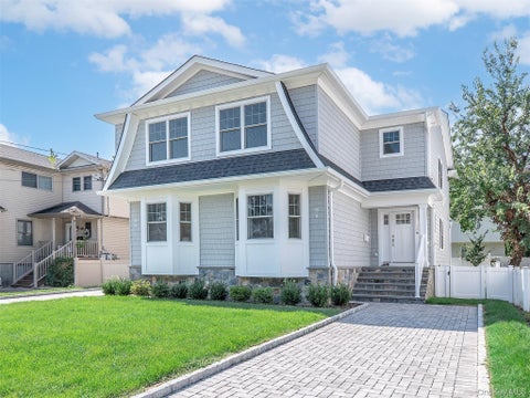Multifamily For Rent - 59 Edgewood Road #B<br/> Nassau County, Port Washington, NY 11050